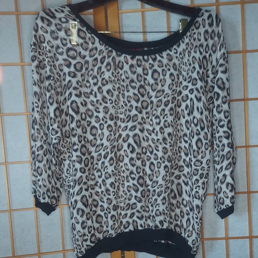 Sheer Cheetah print Business Casual Top (M)